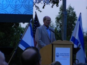 Pastor Jeff Lasseigne speaking at the Rally for Israel